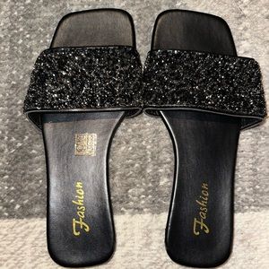 Brand new in box black square toe sequin slide on✨🖤